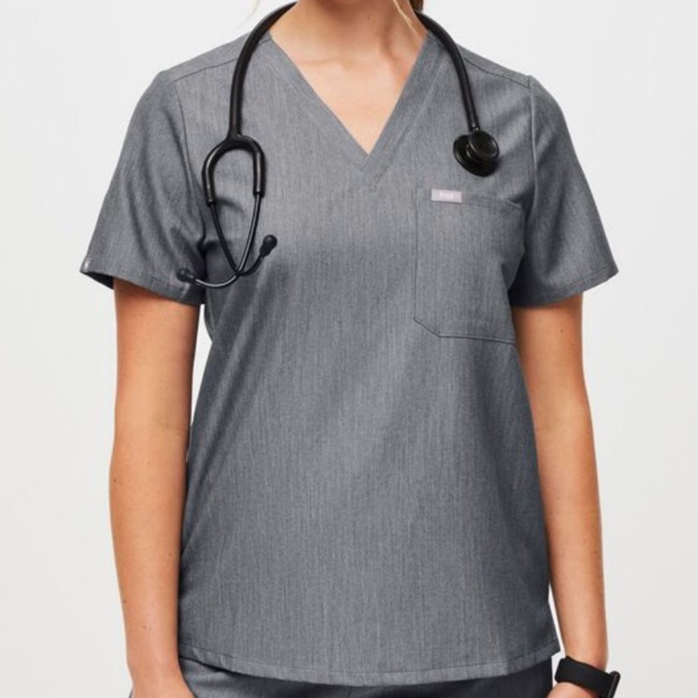 Catarina One-Pocket Scrub Top